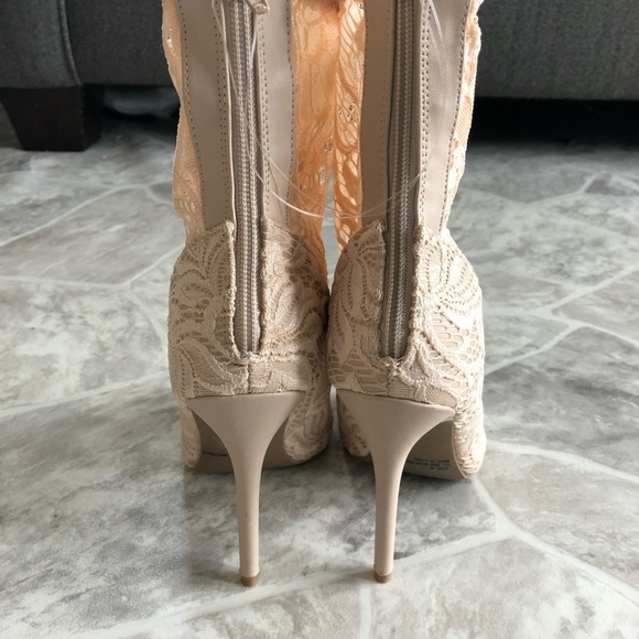 NWOT QUPID sexy pale pink pastel lace peep toe ankle heels Size 6 & 7 - Picture 3 of 5